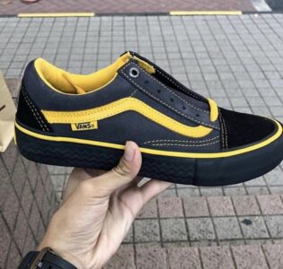 yellow-shoes-men