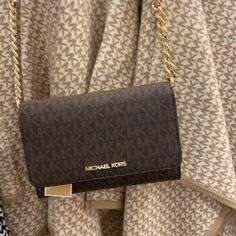 Michael-Kors-crossbody-bag