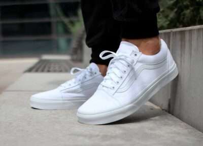 vans-white-shoes